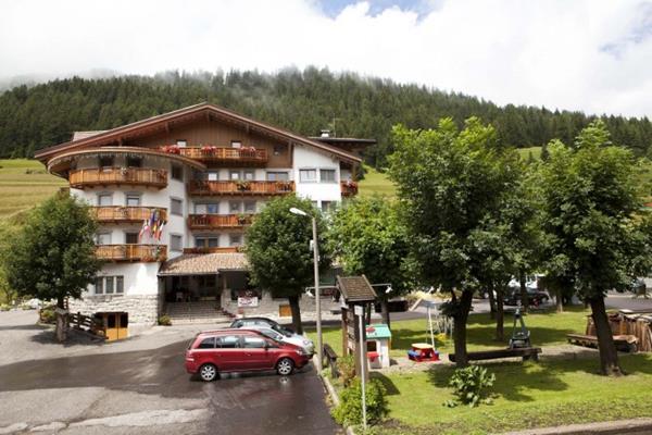 Hotel Europa Pozza di Fassa Exteriér fotografie