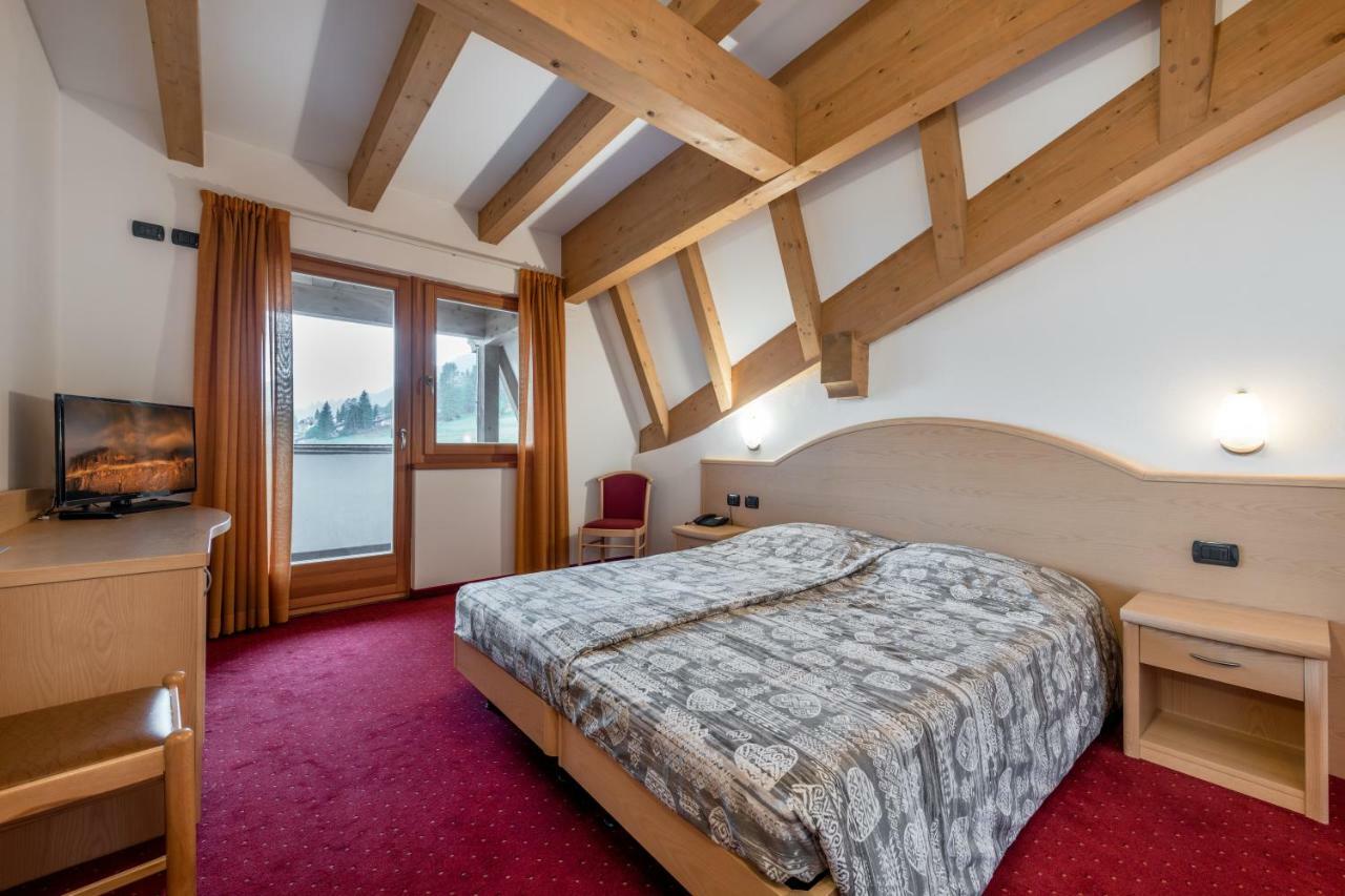Hotel Europa Pozza di Fassa Exteriér fotografie